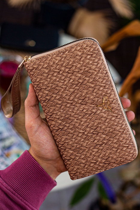 Zoozie Bags Cartera de Mujer Beige Piel PU Elegante y Funcional con Cremallera y Múltiples Compartimentos 19.5x11x2cm